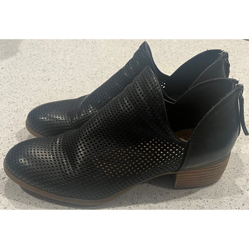 Sofft Canobie Leather Cut Out Ankle Boots, Women's 9.5